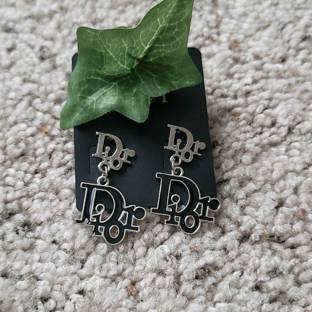 FASHION EARRINGS